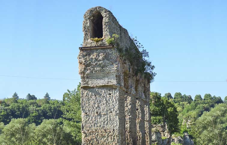 veduta del canale dell'acquedotto