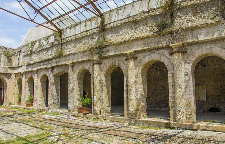 antiche mura del santuario di ercole vincitore