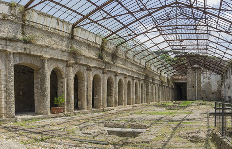 antiche mura del santuario di ercole