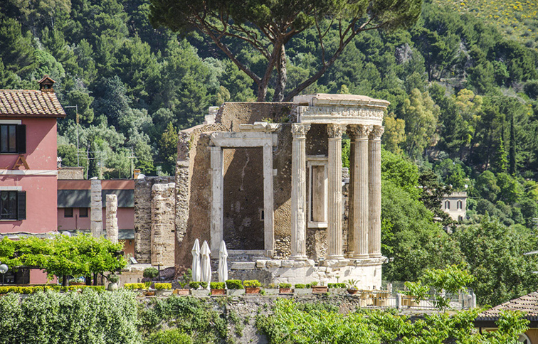 veduta posteriore del tempio